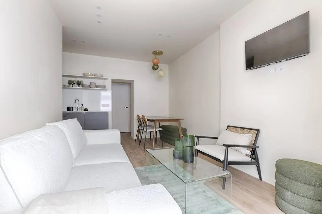 Alesia/Remy Dumoncel : Charming Apartment 1Br-4P contacts